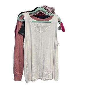 Torrid Women's Super Soft White V-Neck Tank Top Size 2X Sleeveless